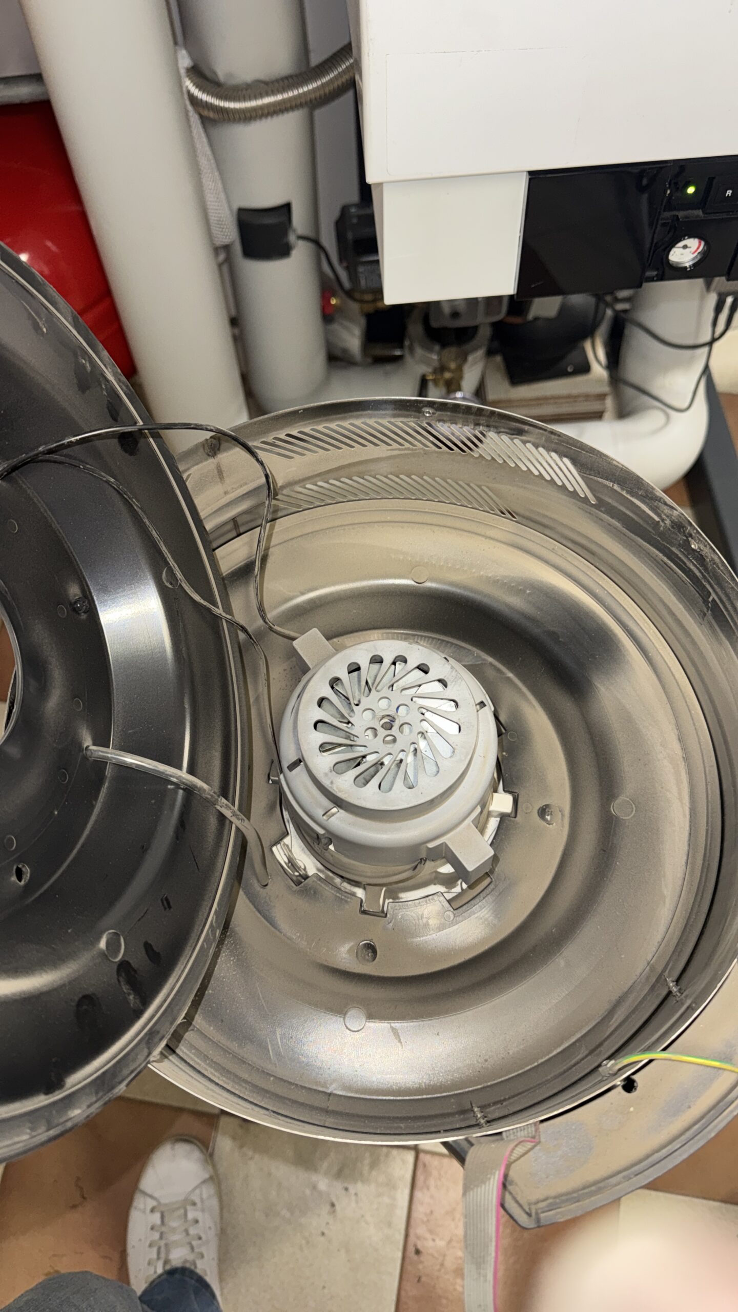 Sostituzione motore bruciato Centrale Aspirante di una trattoria di Lecco
